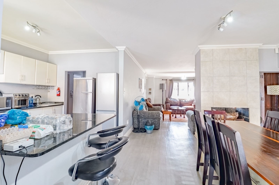 3 Bedroom Property for Sale in Silver Lakes Golf Estate Gauteng