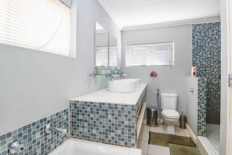 3 Bedroom Property for Sale in Silver Lakes Golf Estate Gauteng
