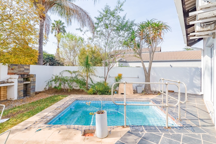 3 Bedroom Property for Sale in Silver Lakes Golf Estate Gauteng