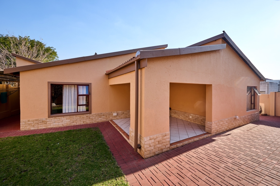 3 Bedroom Property for Sale in Halfway Gardens Gauteng