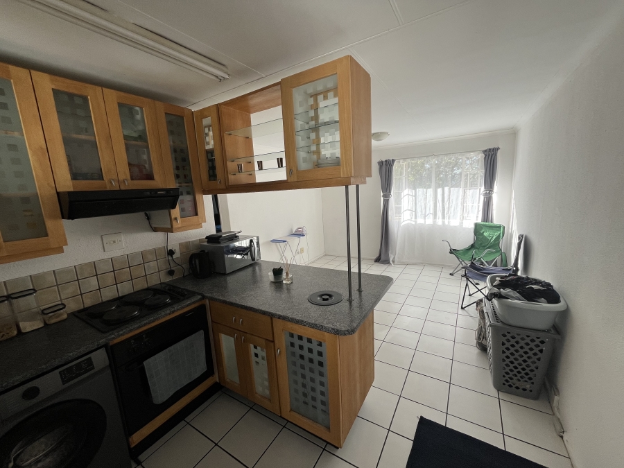 2 Bedroom Property for Sale in Groenkloof Gauteng