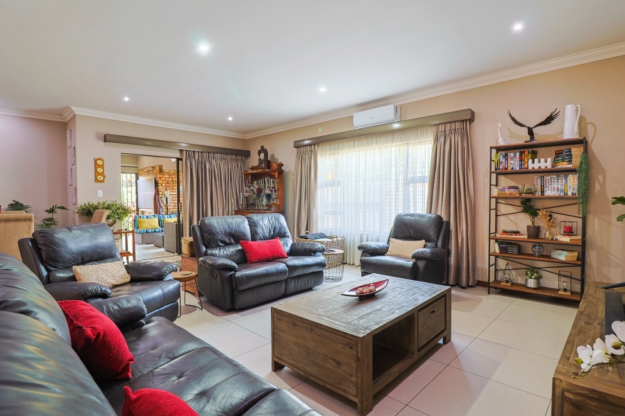 4 Bedroom Property for Sale in New Redruth Gauteng
