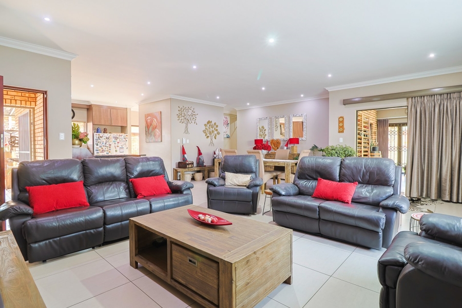 4 Bedroom Property for Sale in New Redruth Gauteng