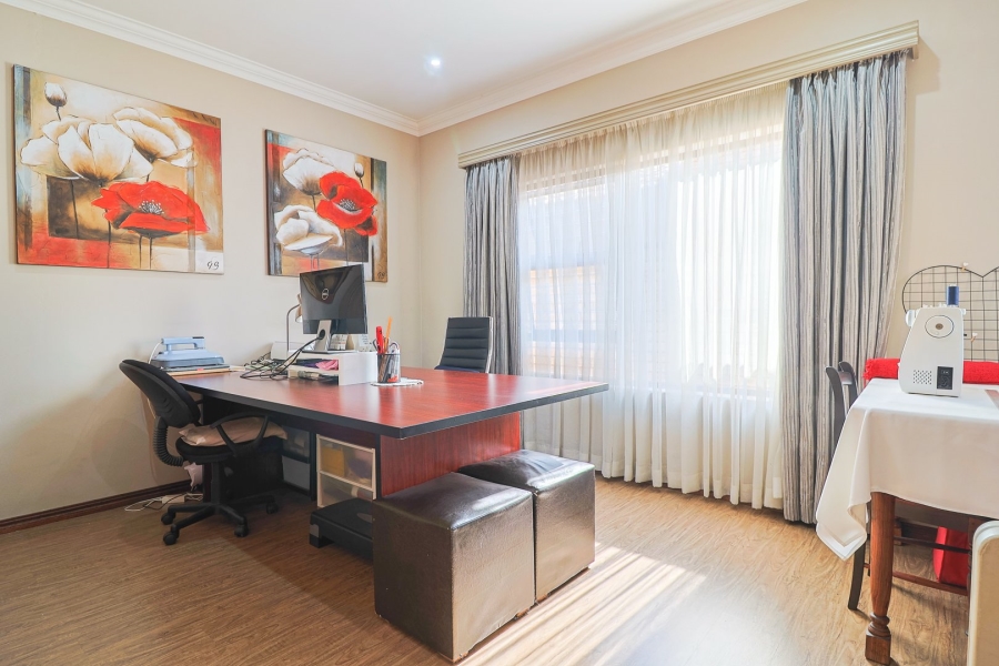 4 Bedroom Property for Sale in New Redruth Gauteng