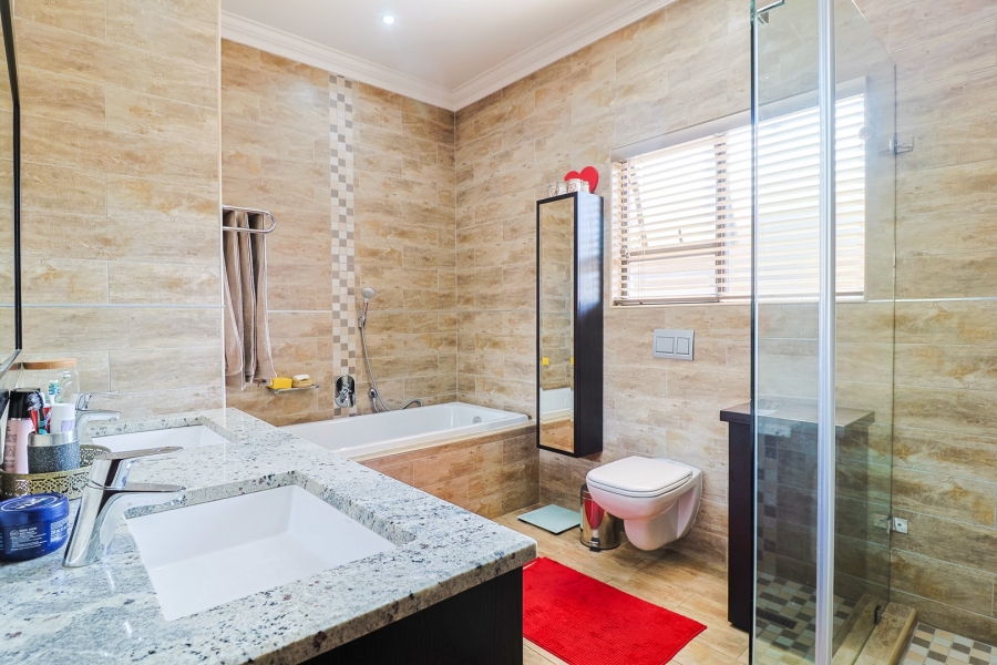 4 Bedroom Property for Sale in New Redruth Gauteng