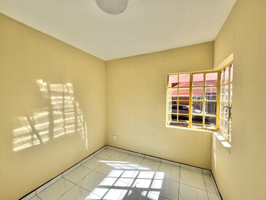 2 Bedroom Property for Sale in Regents Park Gauteng
