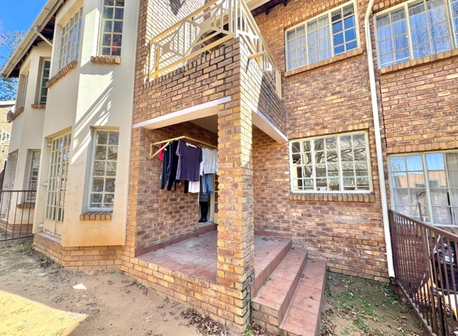 2 Bedroom Property for Sale in Regents Park Gauteng