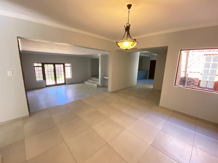 To Let 4 Bedroom Property for Rent in Lynnwood Gauteng
