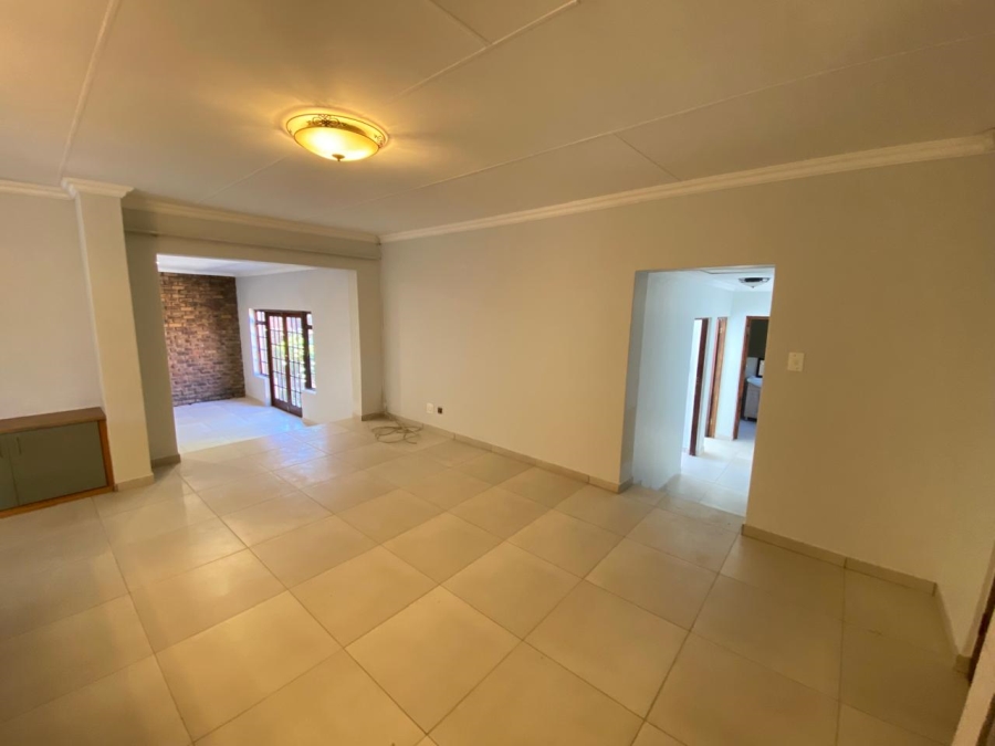To Let 4 Bedroom Property for Rent in Lynnwood Gauteng