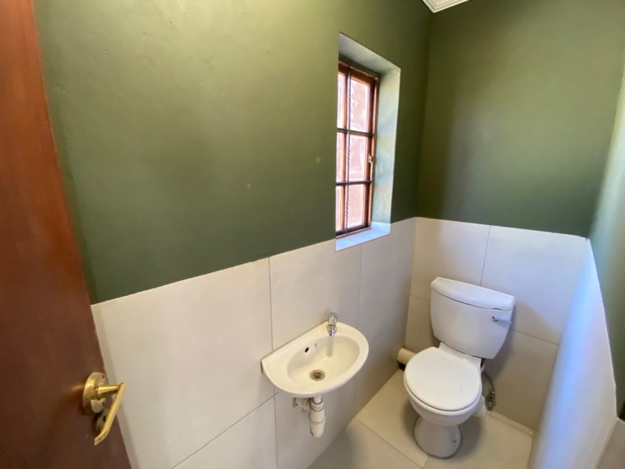 To Let 4 Bedroom Property for Rent in Lynnwood Gauteng