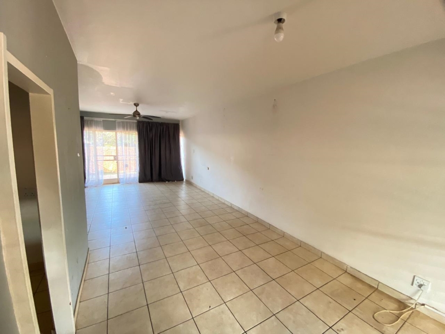 To Let 2 Bedroom Property for Rent in Sinoville Gauteng