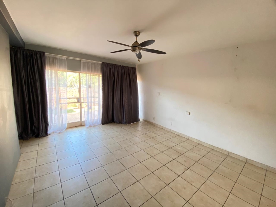 To Let 2 Bedroom Property for Rent in Sinoville Gauteng
