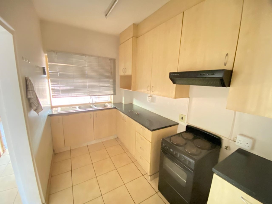 To Let 2 Bedroom Property for Rent in Sinoville Gauteng