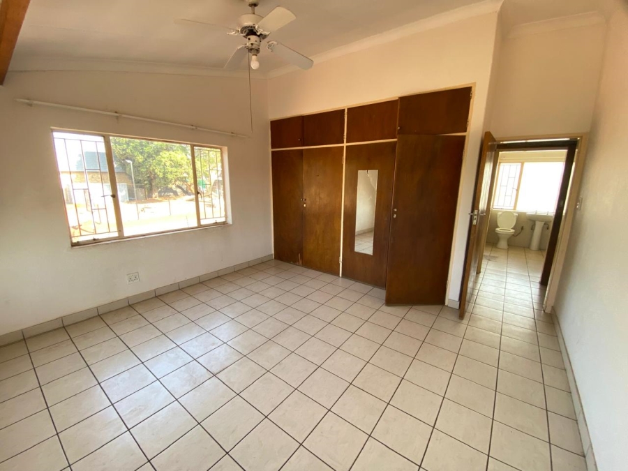 To Let 2 Bedroom Property for Rent in Sinoville Gauteng