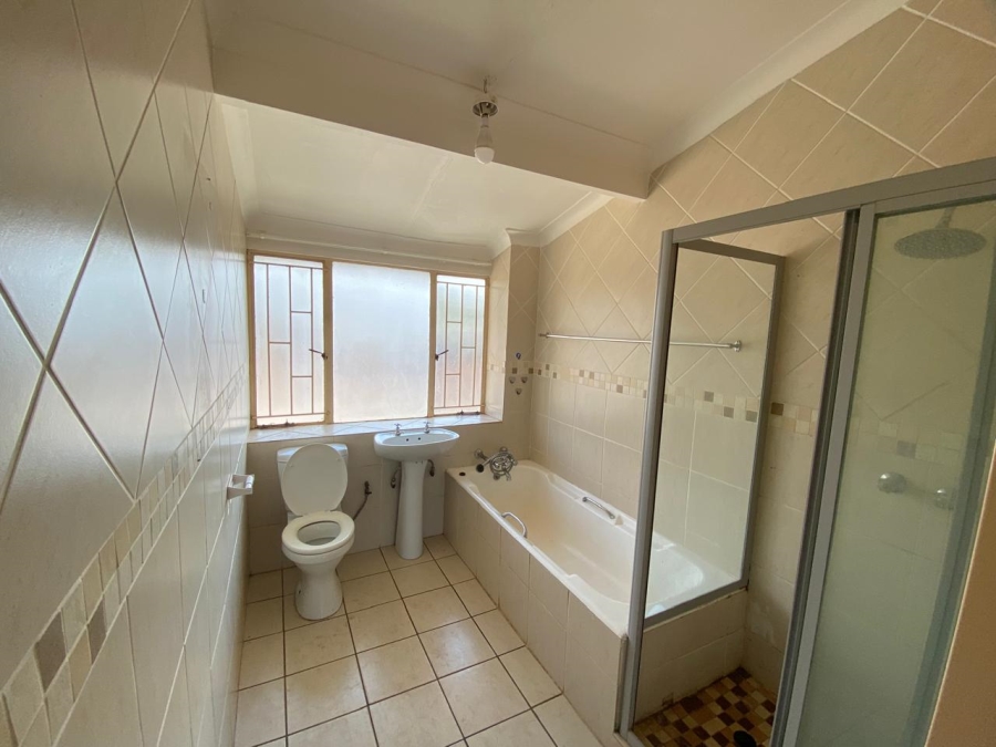 To Let 2 Bedroom Property for Rent in Sinoville Gauteng