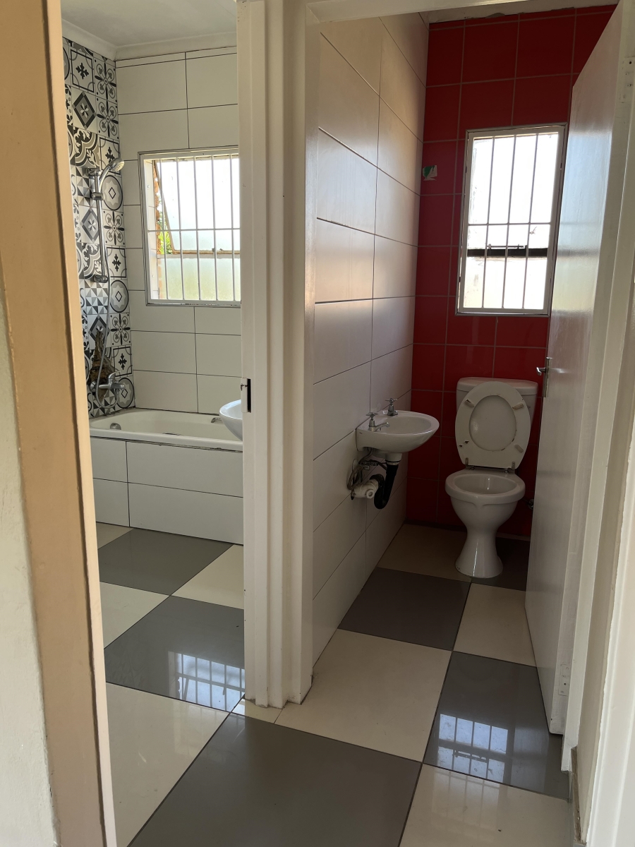 2 Bedroom Property for Sale in Glenvista Gauteng