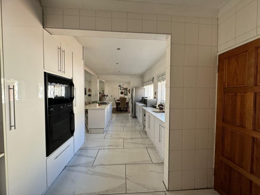 To Let 4 Bedroom Property for Rent in Parkhill Gardens Gauteng