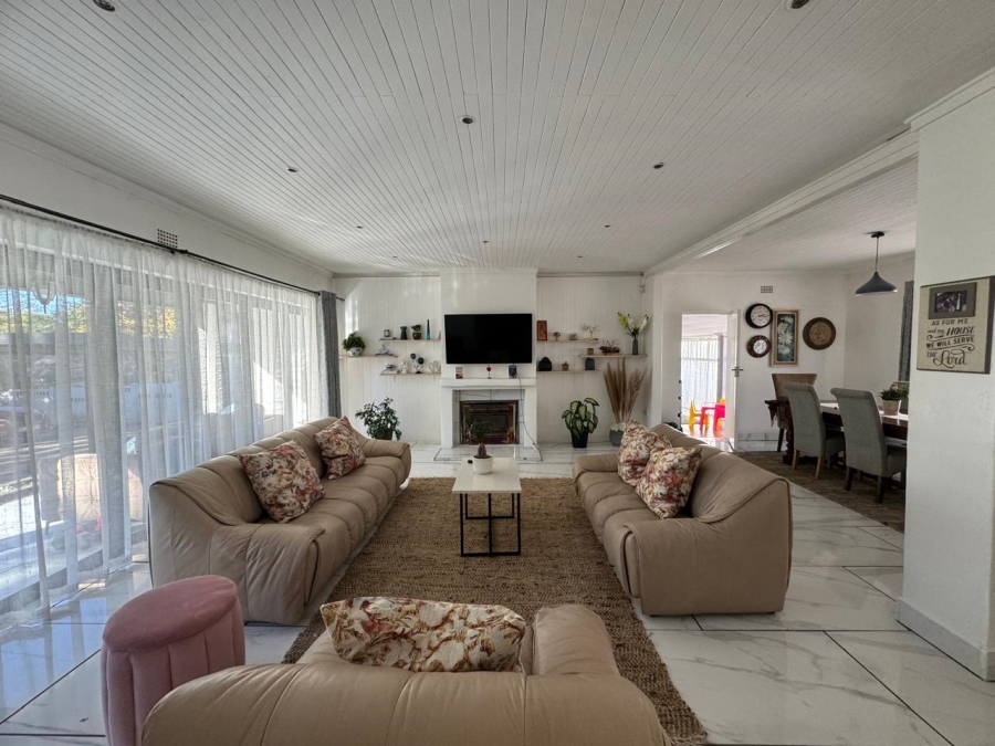 To Let 4 Bedroom Property for Rent in Parkhill Gardens Gauteng