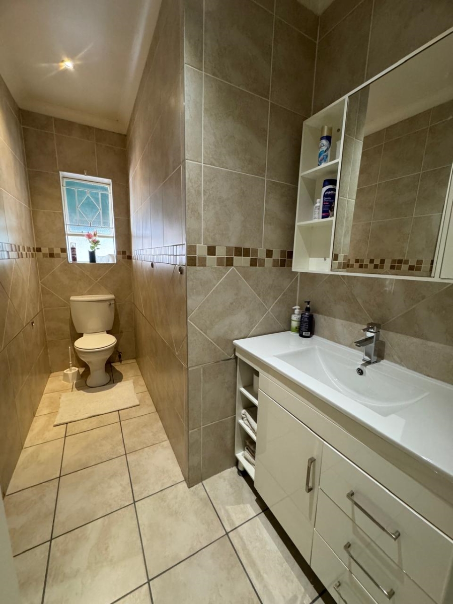 To Let 4 Bedroom Property for Rent in Parkhill Gardens Gauteng
