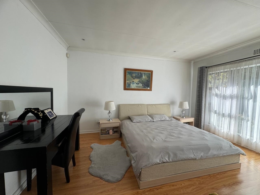 To Let 4 Bedroom Property for Rent in Parkhill Gardens Gauteng