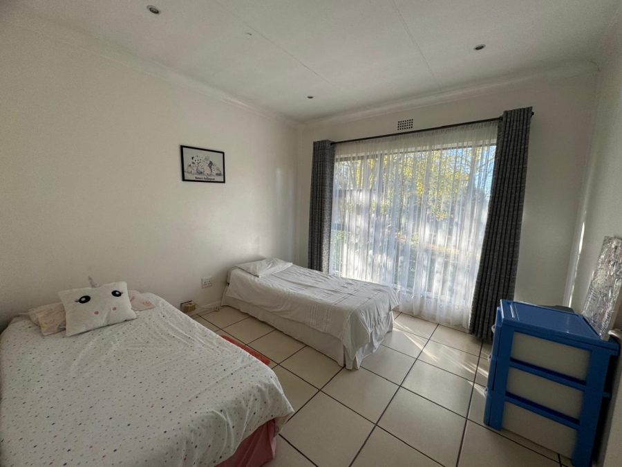 To Let 4 Bedroom Property for Rent in Parkhill Gardens Gauteng