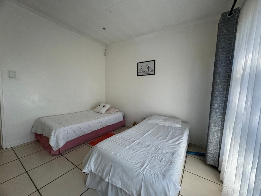To Let 4 Bedroom Property for Rent in Parkhill Gardens Gauteng