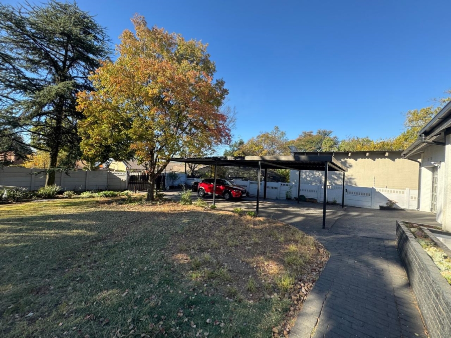 To Let 4 Bedroom Property for Rent in Parkhill Gardens Gauteng