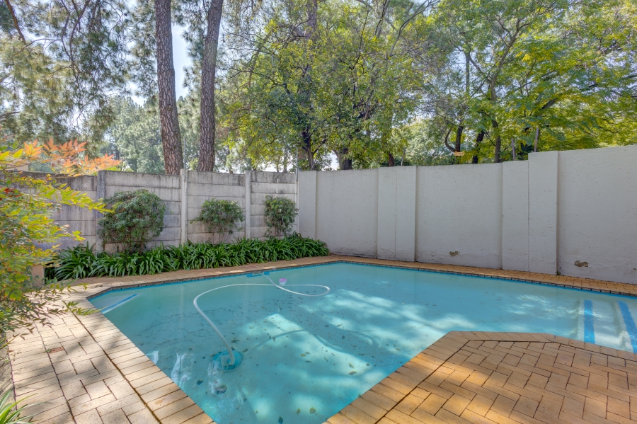 1 Bedroom Property for Sale in Bryanston Gauteng