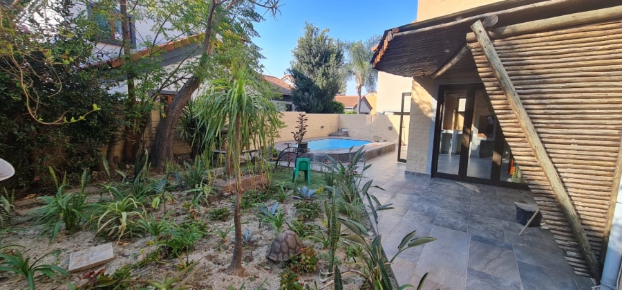 To Let 3 Bedroom Property for Rent in Equestria Gauteng