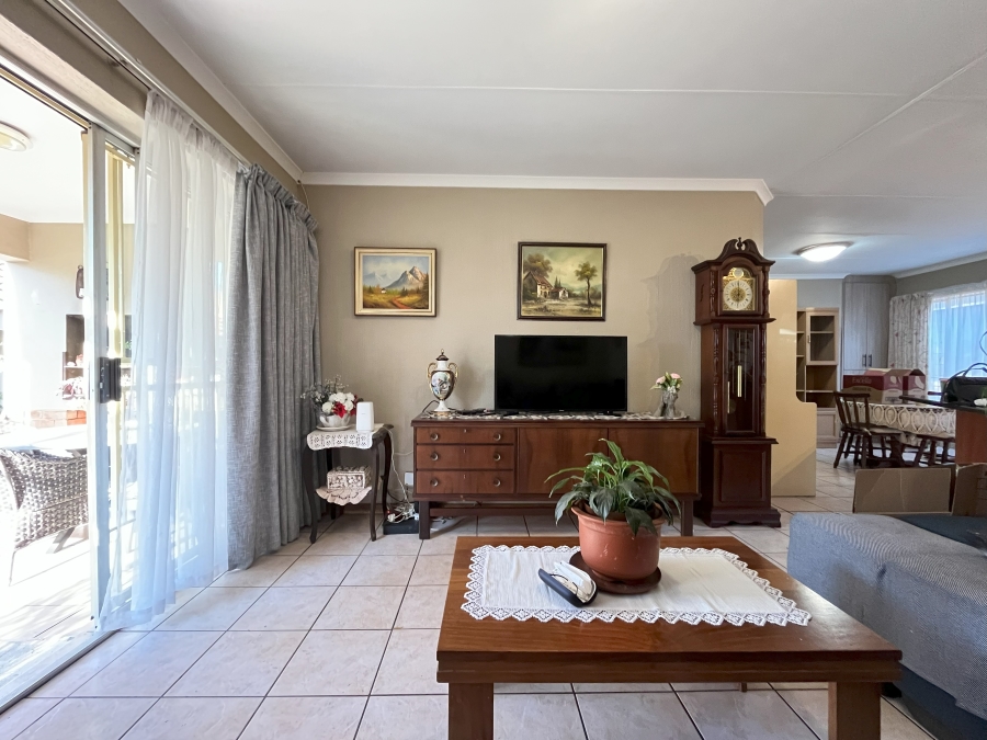 To Let 2 Bedroom Property for Rent in Rooihuiskraal North Gauteng