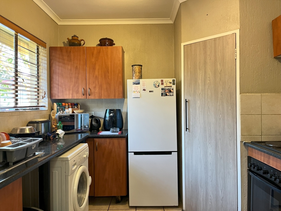 To Let 2 Bedroom Property for Rent in Rooihuiskraal North Gauteng