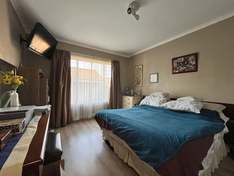 To Let 2 Bedroom Property for Rent in Rooihuiskraal North Gauteng