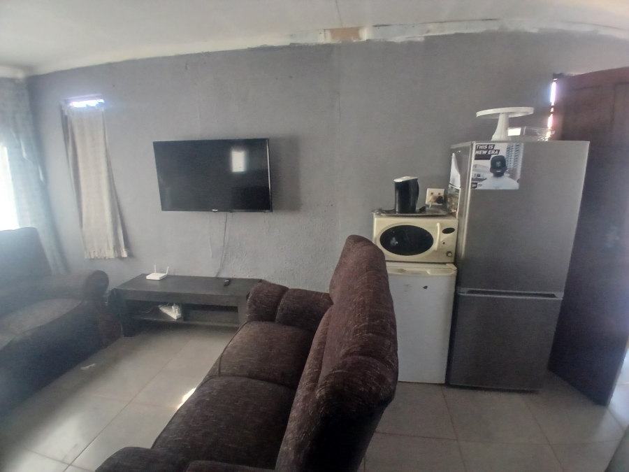 2 Bedroom Property for Sale in Etwatwa Gauteng