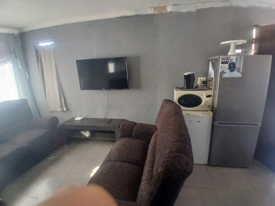 2 Bedroom Property for Sale in Etwatwa Gauteng