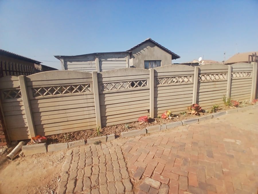 2 Bedroom Property for Sale in Etwatwa Gauteng