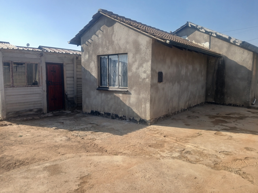 2 Bedroom Property for Sale in Etwatwa Gauteng