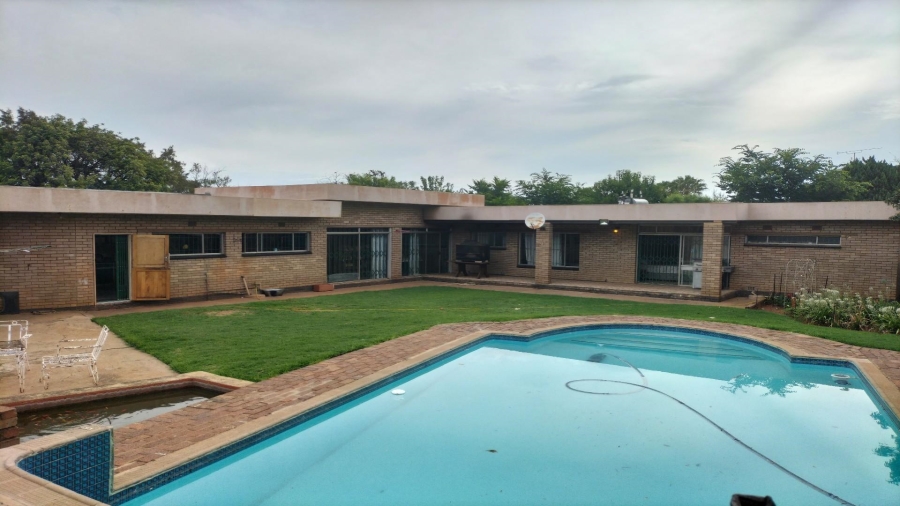 3 Bedroom Property for Sale in Vanderbijlpark SE 2 Gauteng