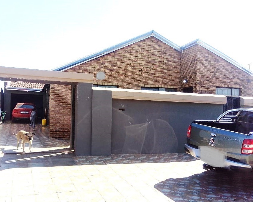 4 Bedroom Property for Sale in Vosloorus Ext 25 Gauteng
