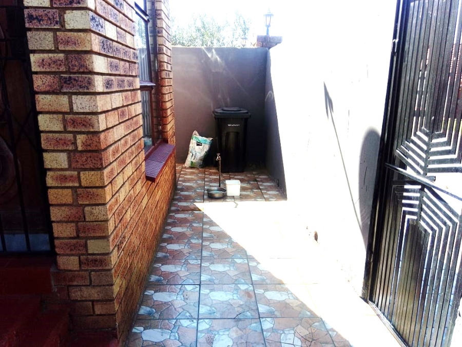4 Bedroom Property for Sale in Vosloorus Ext 25 Gauteng