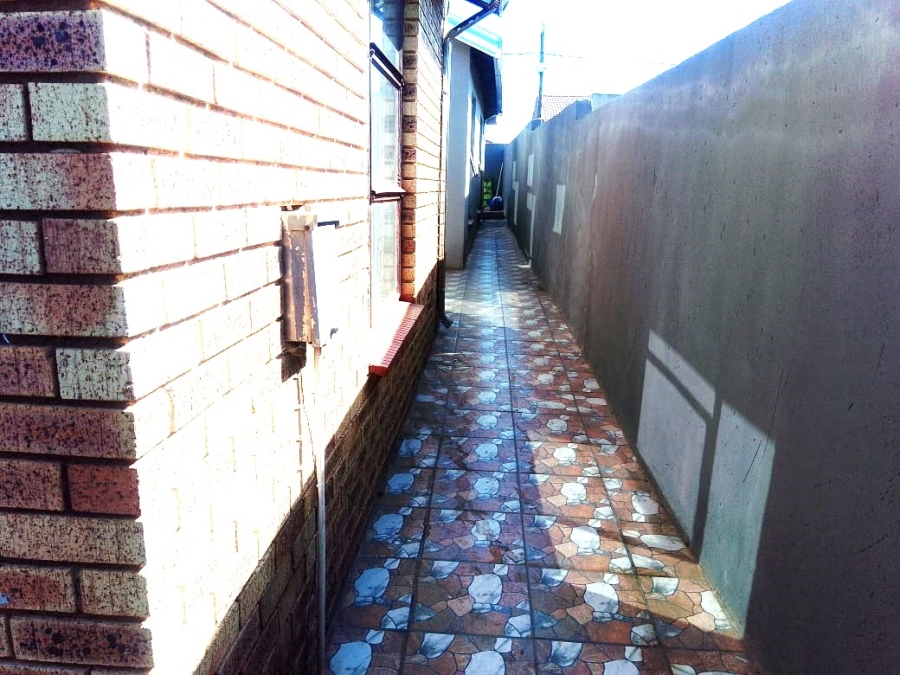 4 Bedroom Property for Sale in Vosloorus Ext 25 Gauteng