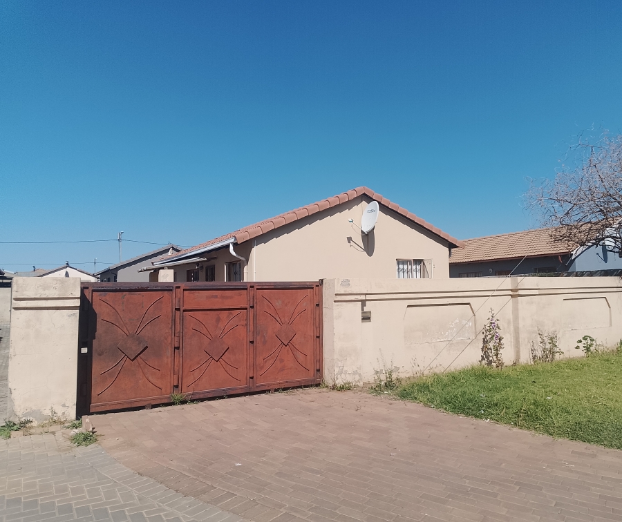 3 Bedroom Property for Sale in Windmill Park Gauteng