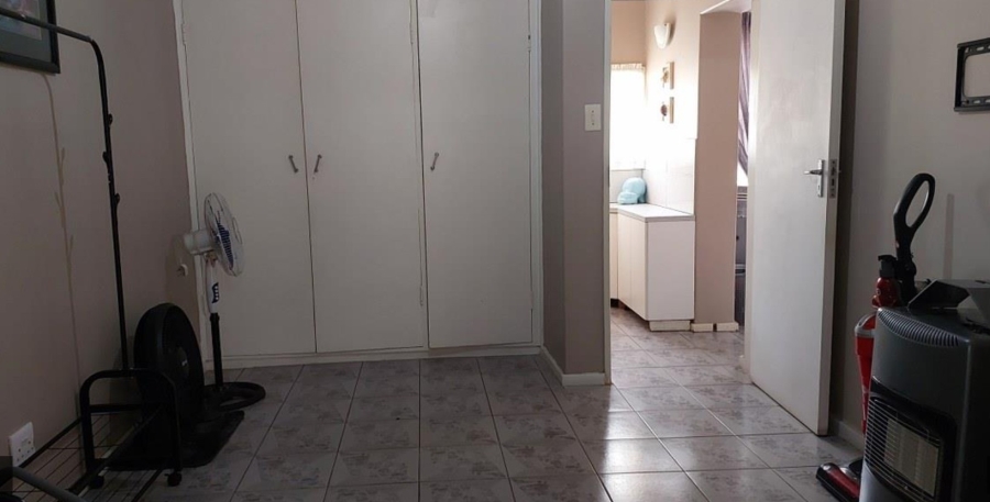 9 Bedroom Property for Sale in Tulisa Park Gauteng