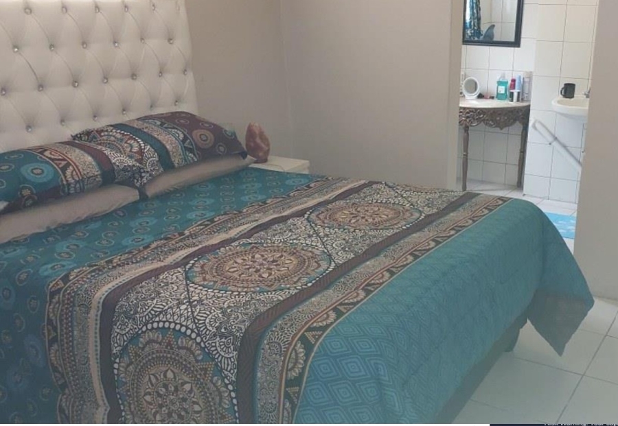 9 Bedroom Property for Sale in Tulisa Park Gauteng