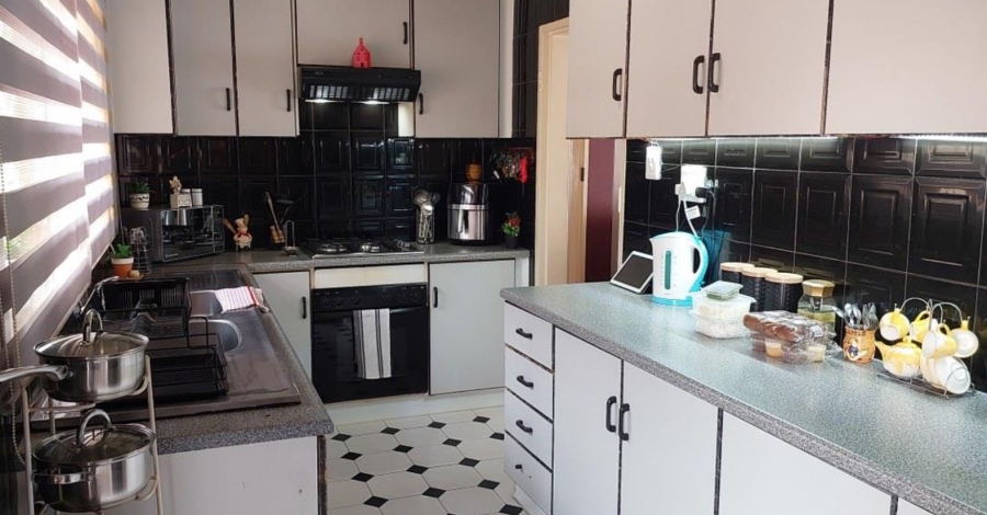 9 Bedroom Property for Sale in Tulisa Park Gauteng