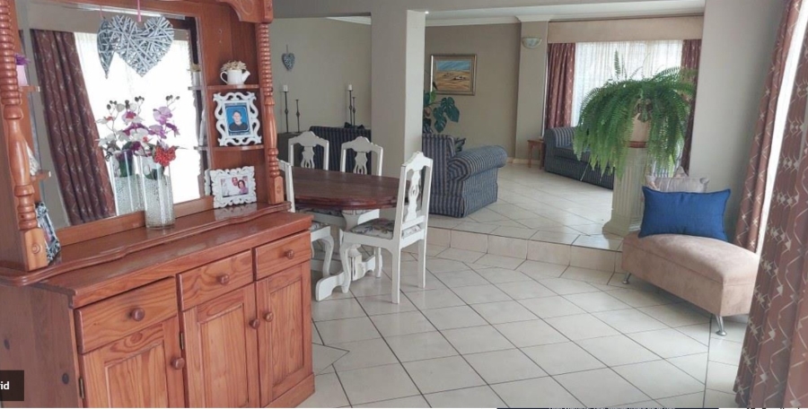 9 Bedroom Property for Sale in Tulisa Park Gauteng