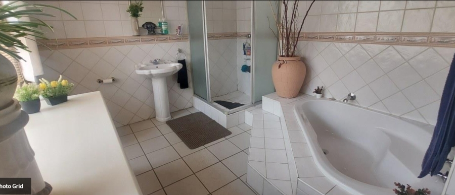 9 Bedroom Property for Sale in Tulisa Park Gauteng