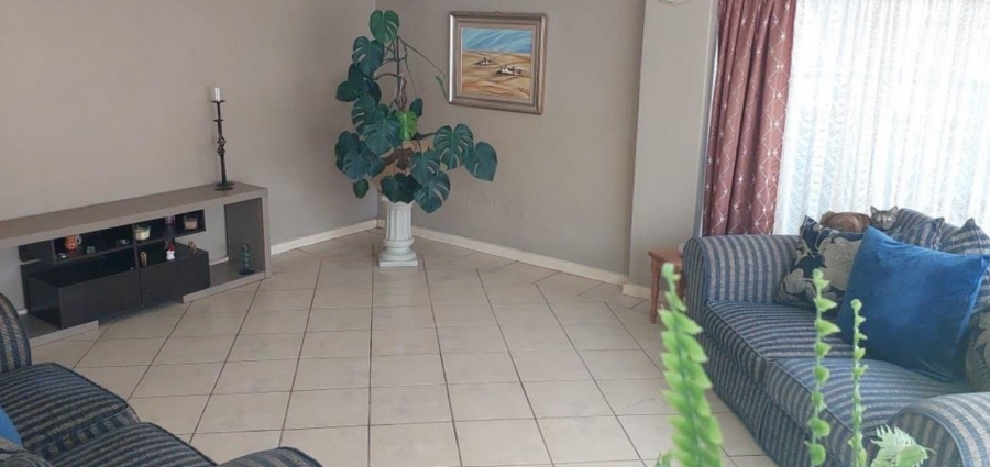9 Bedroom Property for Sale in Tulisa Park Gauteng