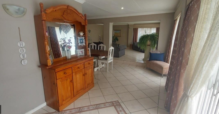 9 Bedroom Property for Sale in Tulisa Park Gauteng