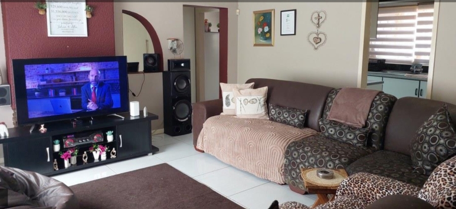 9 Bedroom Property for Sale in Tulisa Park Gauteng