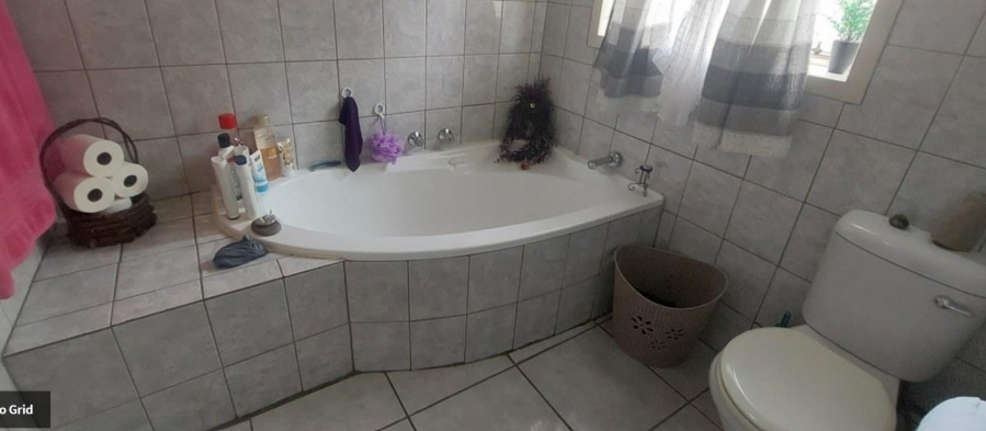 9 Bedroom Property for Sale in Tulisa Park Gauteng